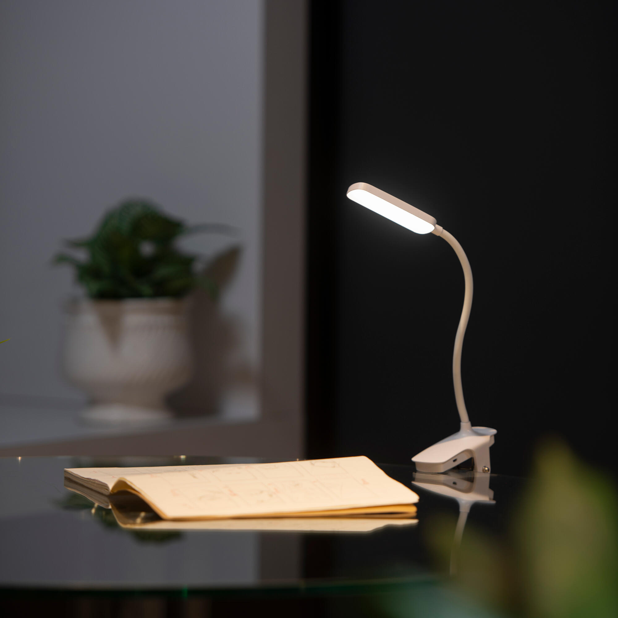 Flexo led blanco con pinza recargable,4000k,3 intensidades,flexible 360°,ligero