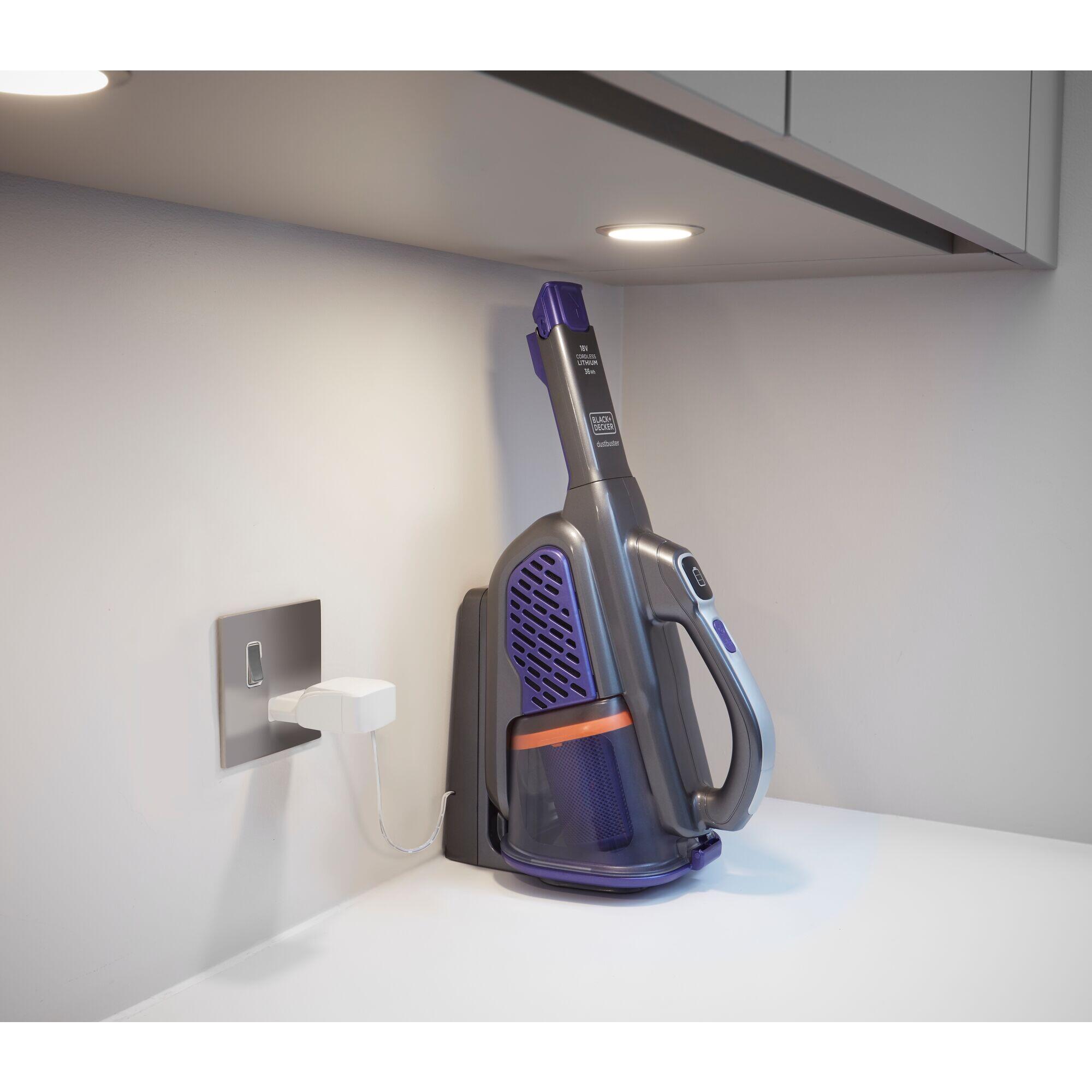 Aspirador portátil BLACK + DECKER BHHV520BFP-QW 18V 0.7L - 8