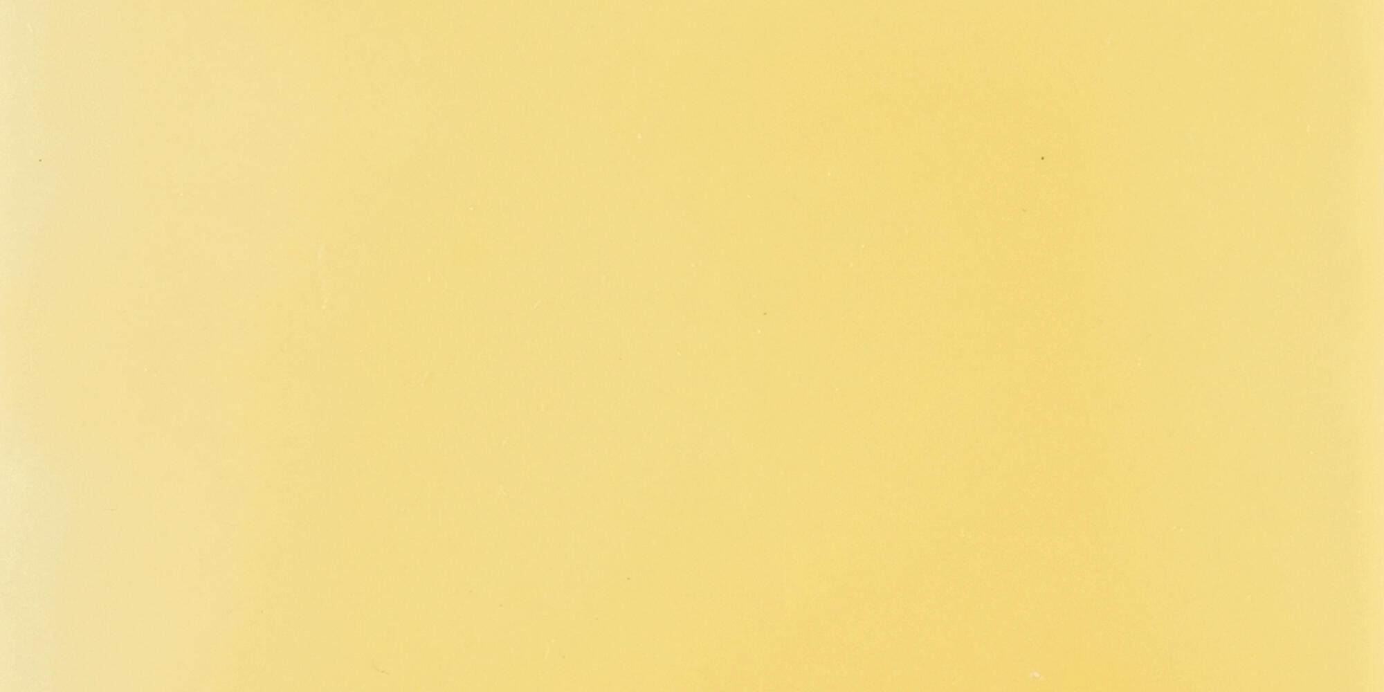 Amarelo / dourado