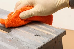 Cómo pintar superficies de madera