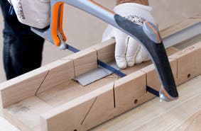 Cómo colocar un rodapié de madera