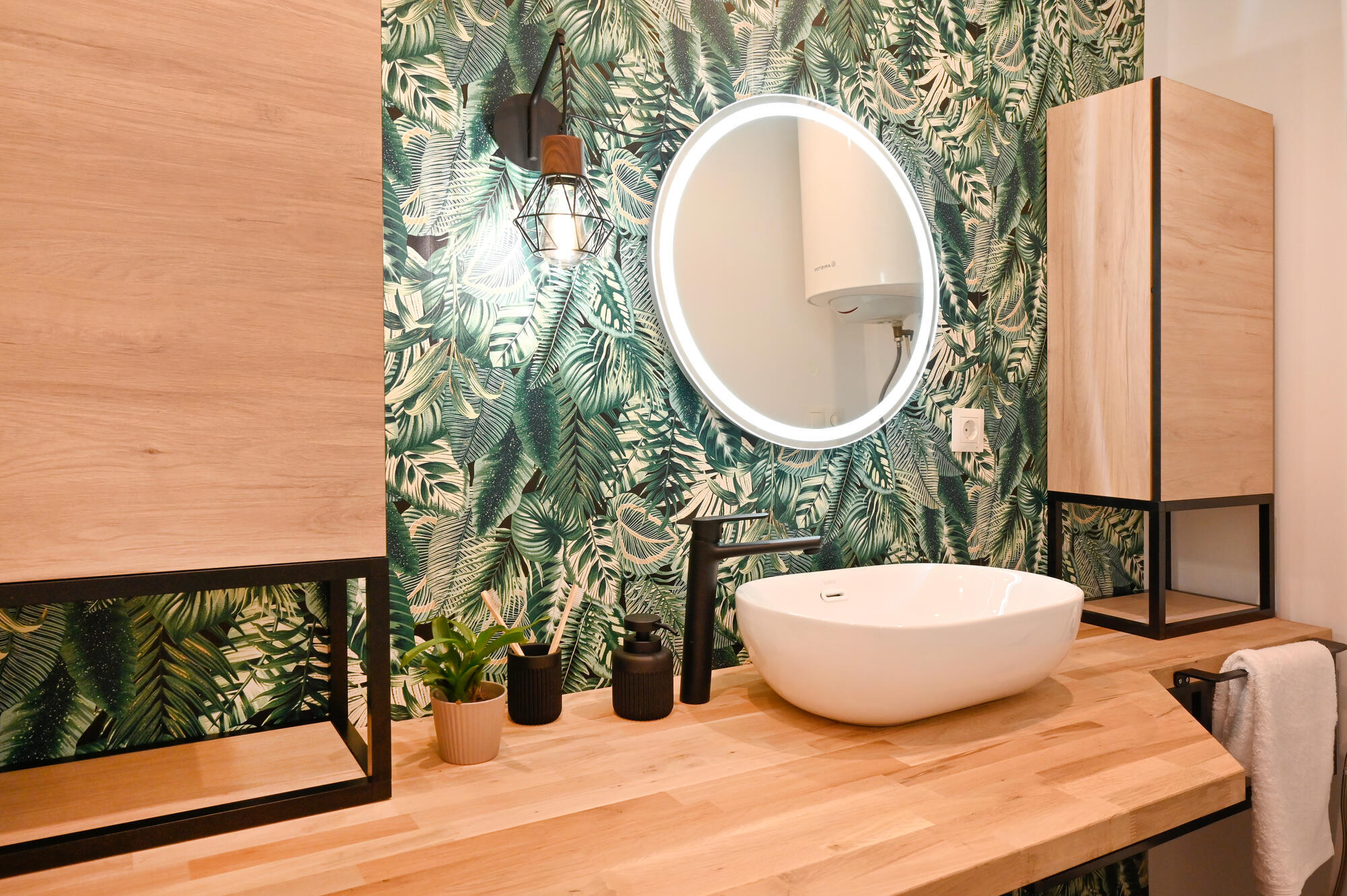 Ideas para baños decorados con papeles pintados Leroy Merlin