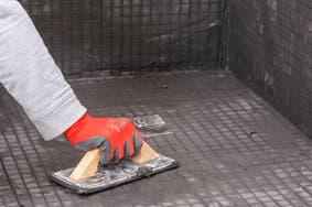 instalar-un-plato-de-ducha-de-obra-17