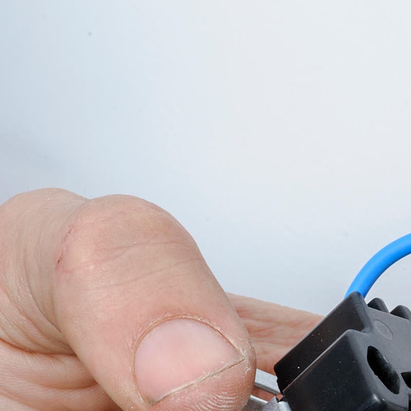 Como conectar un enchufe macho/ como reparar cable de corriente de la  laptop 