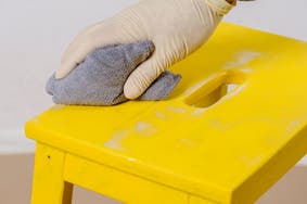 Cómo pintar superficies de madera