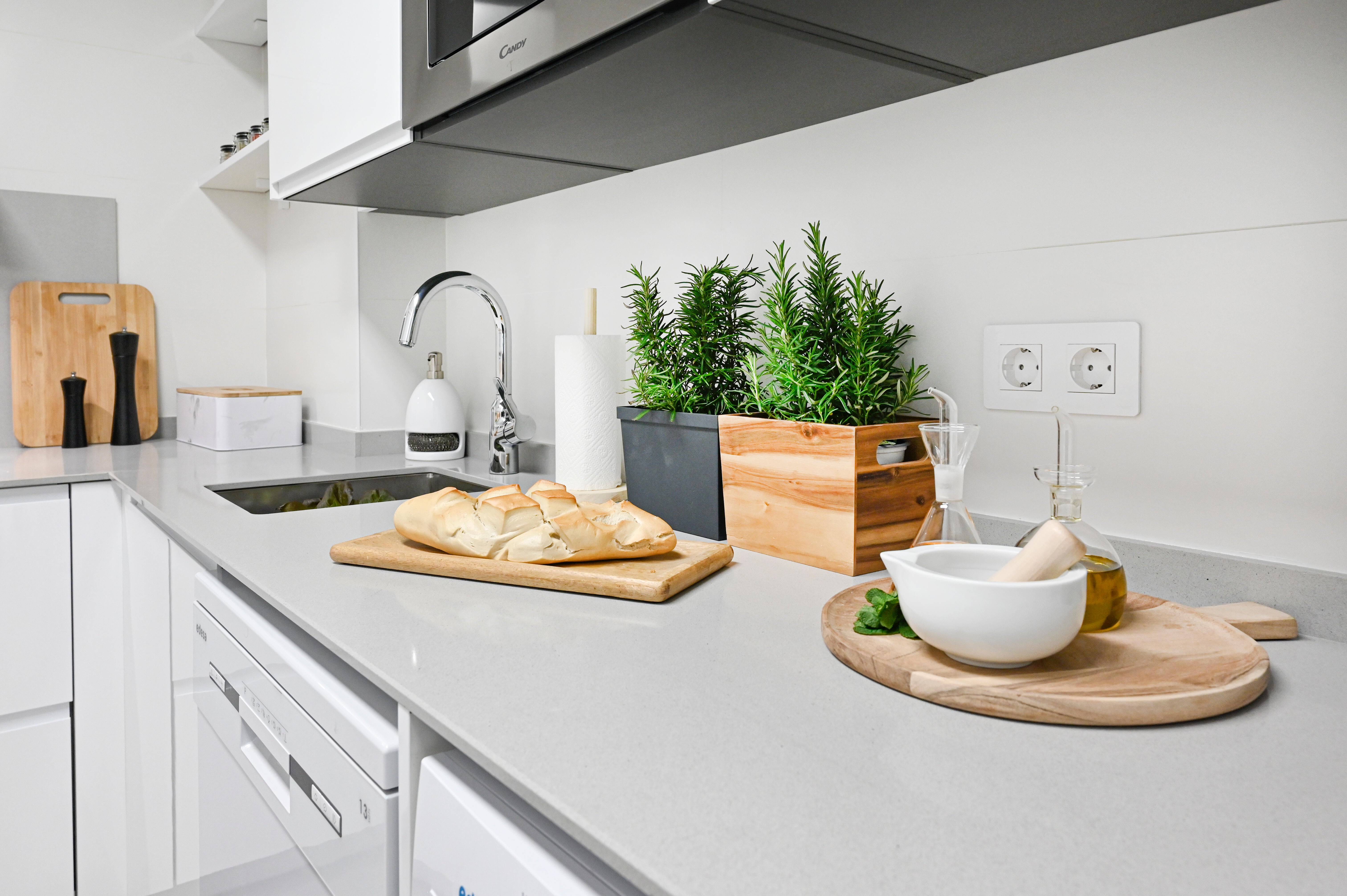 ▷ Muebles con persiana para ganar espacio en la cocina  Modern kitchen  interiors, Kitchen design diy, Compact kitchen