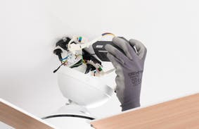 Cómo instalar un ventilador en falso techo