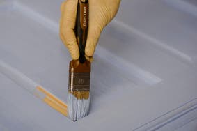 como pintar superficies de madera