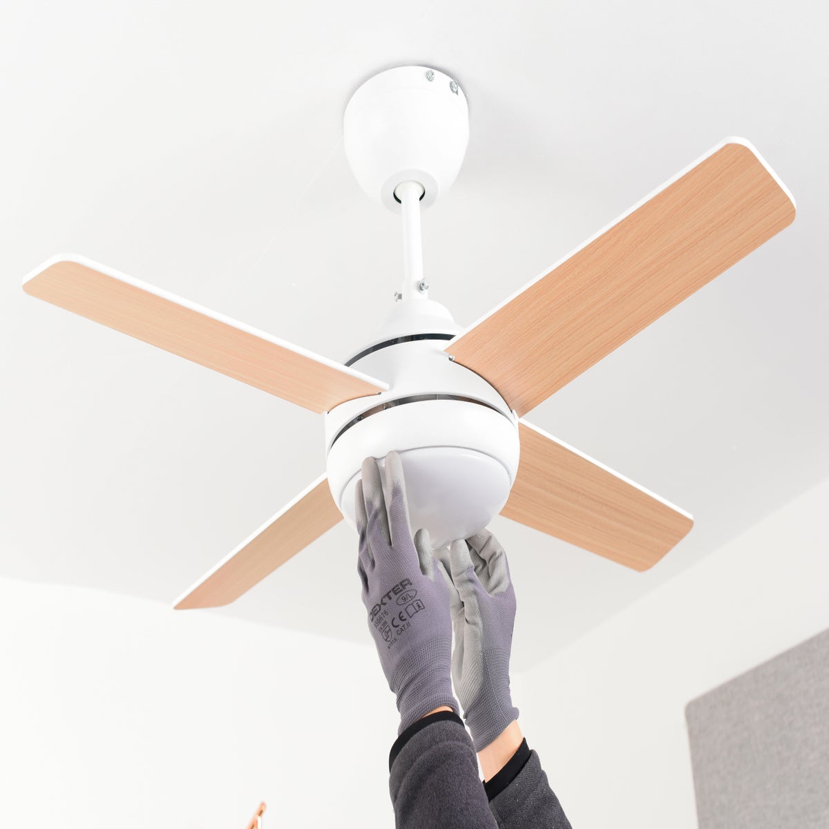 Cómo instalar un ventilador en falso techo