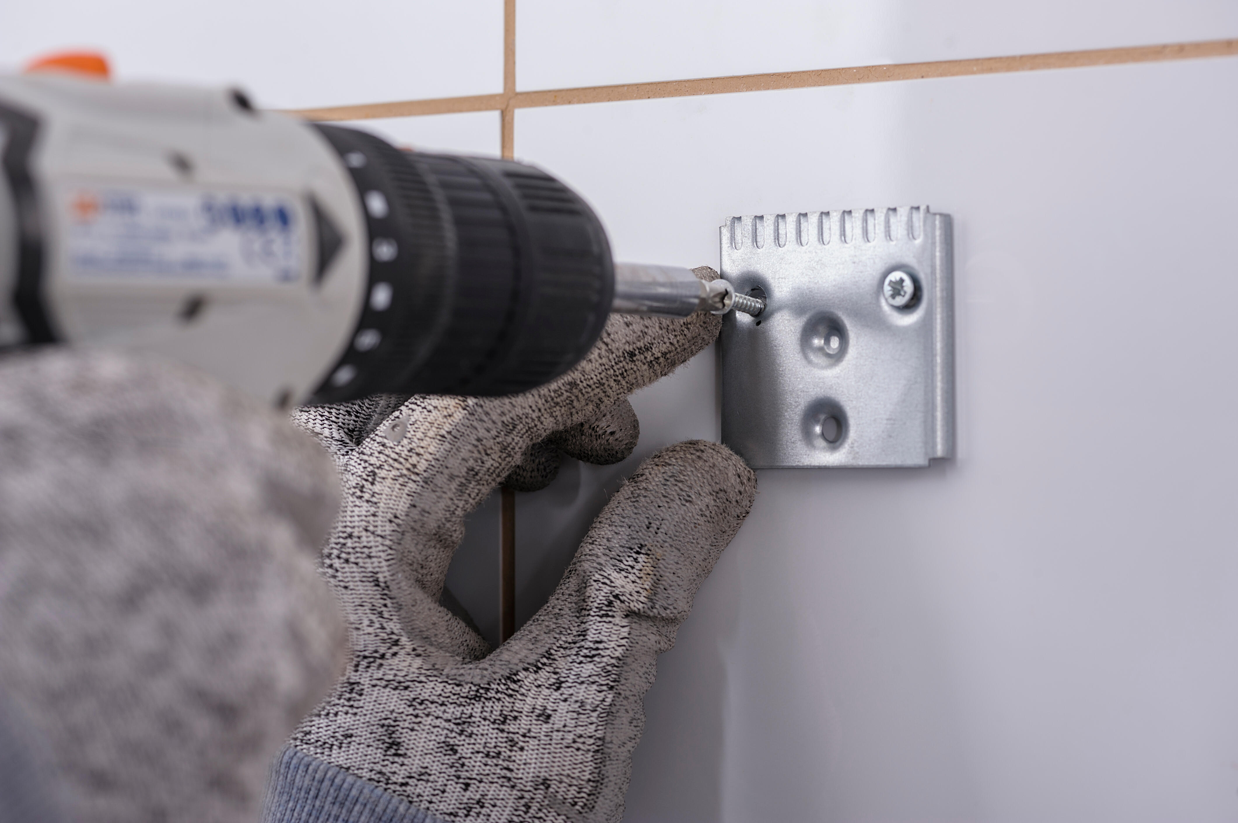 Cómo Instalar Un Mueble De Baño Suspendido | Leroy Merlin