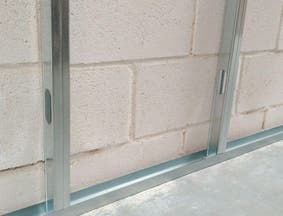 Cómo aplicar aislante térmico y acústico a una pared