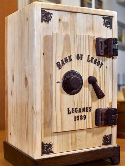 La caja fuerte de madera de Juan Vicente Leroy Merlin