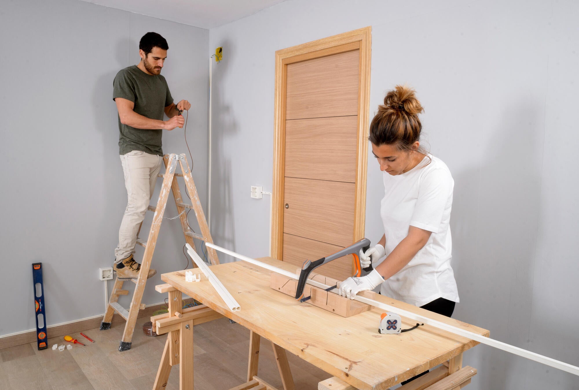 Ocultar cables con canaletas Leroy Merlin