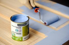 como pintar superficies de madera