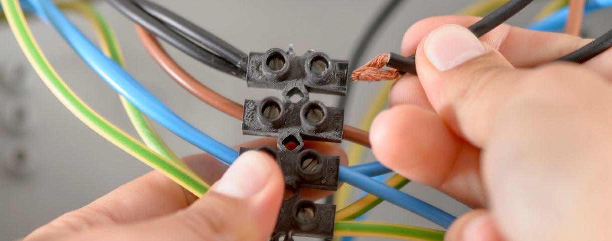 Canaleta para cables: cables protegidos y ordenados