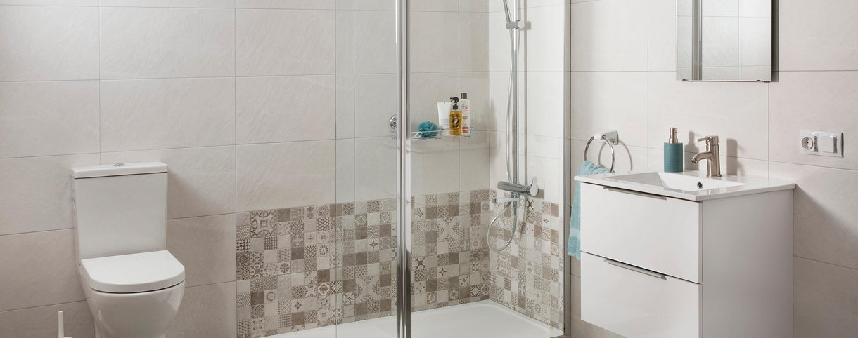 Cambio de bañera por plato de ducha 160x70 por 790 € - oferta con  descuento: 53%, Ofertas en gijon