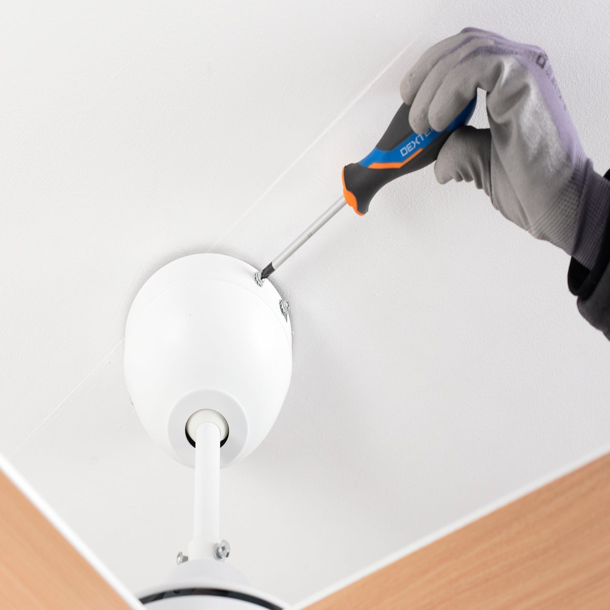 Cómo instalar un ventilador en falso techo