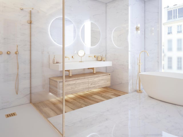 Baño con bañera exenta y ducha