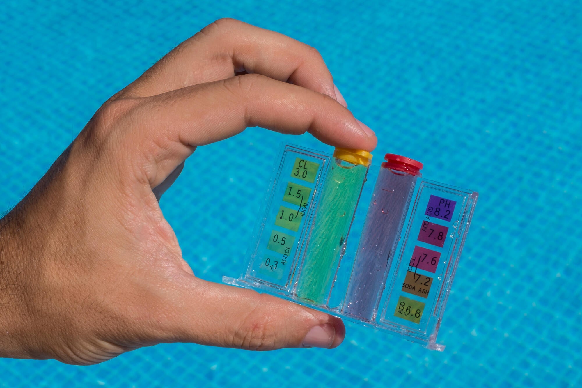 ramo de flores pozo Destilar Cómo regular el cloro y el pH de tu piscina? | Leroy Merlin