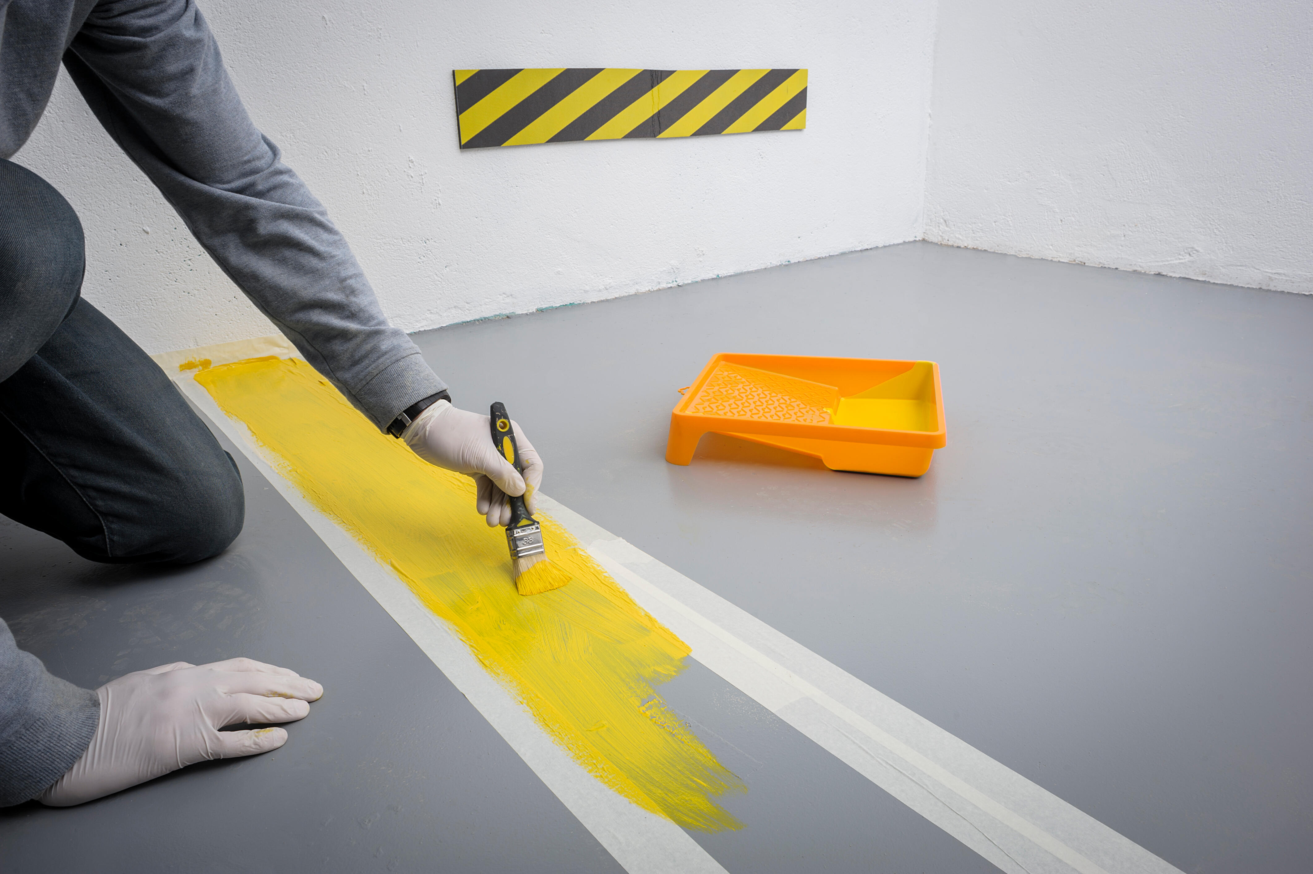 Soluciones para pintar pavimentos de hormigón en garajes