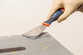 Cómo pintar superficies de madera