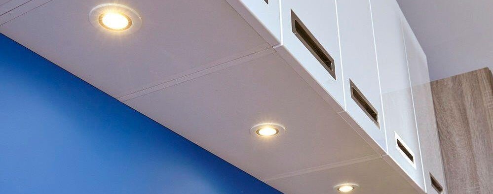 Pros y contras de iluminar con focos empotrados en el techo - Foto 1