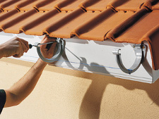 Como instalar uma caleira em PVC_Passo1