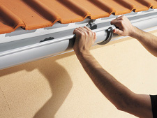 Como instalar uma caleira em PVC_Passo2