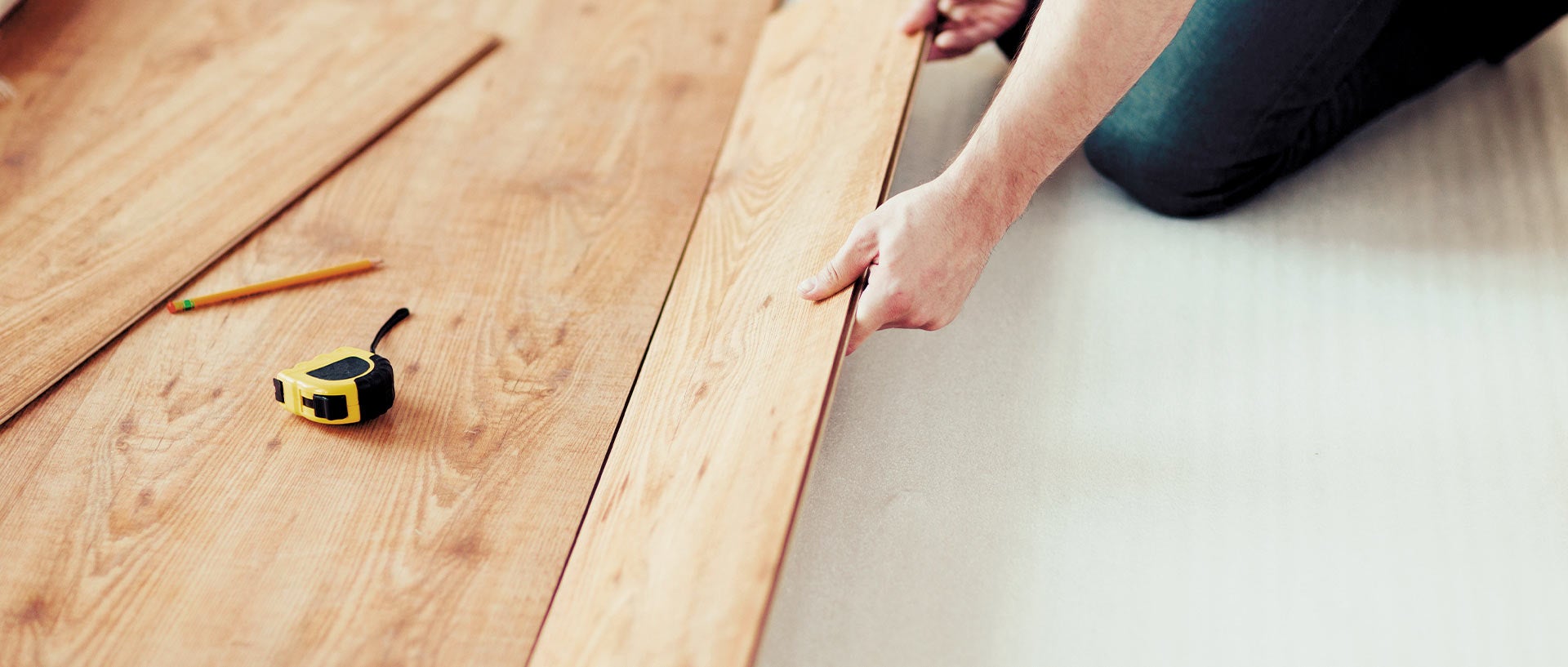 Como colocar pavimento flutuante laminado ou vinílico
