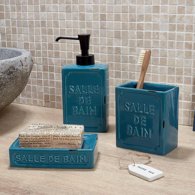 Gli accessori bagno e lo stile della stanza da bagno