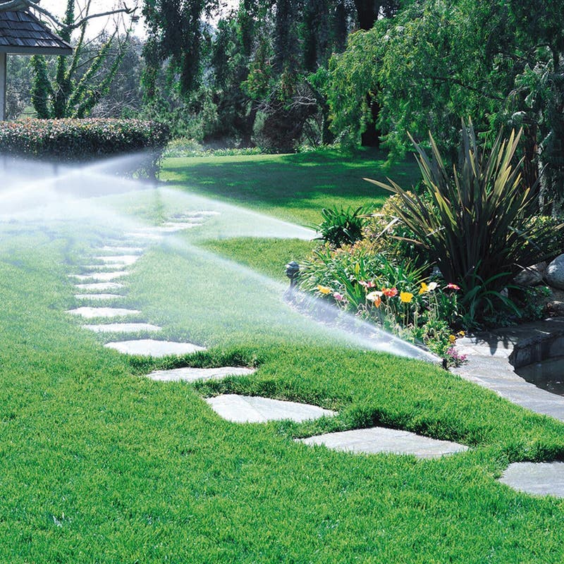 Quanto costa un impianto di irrigazione automatico interrato per il giardino  - TipiTipi Magazine