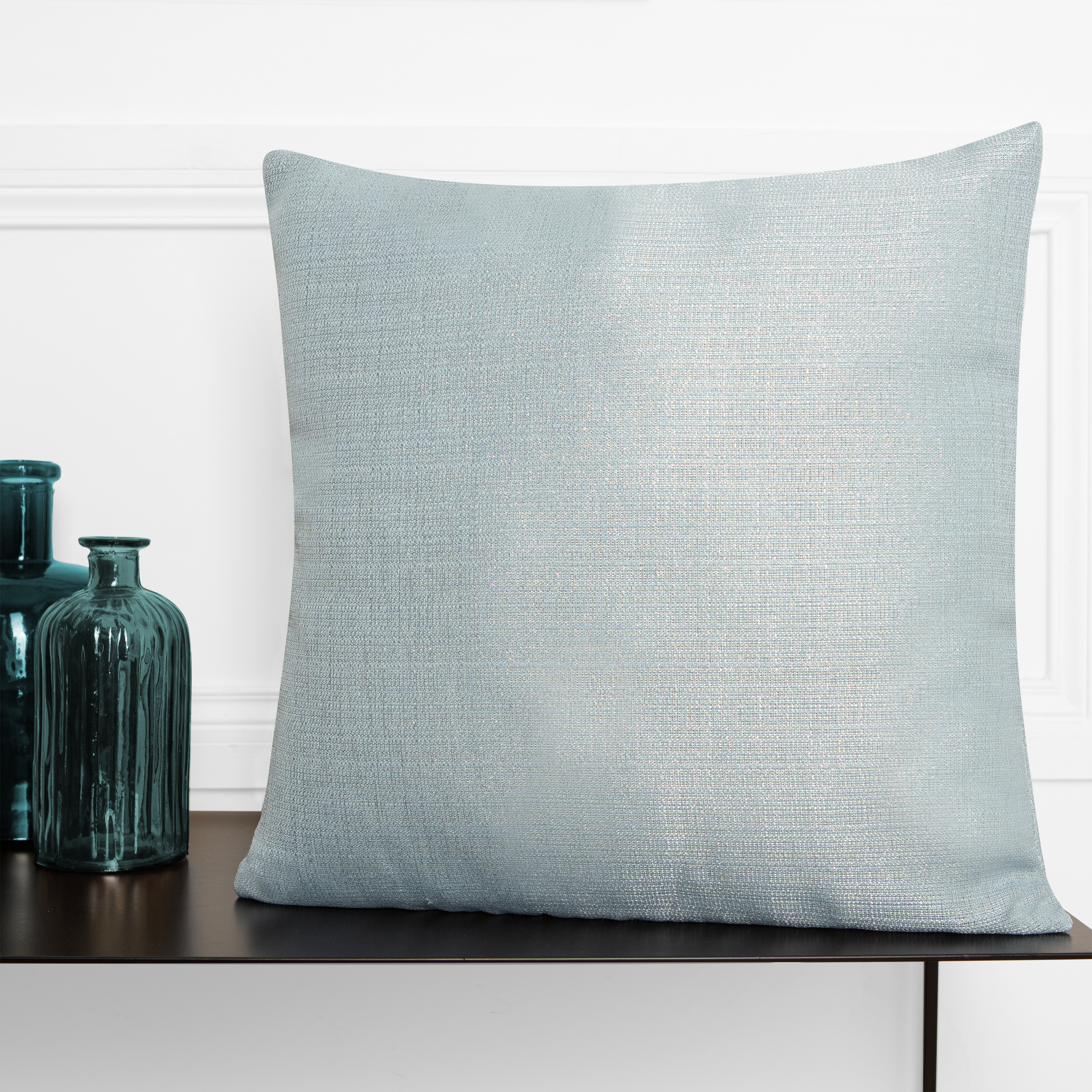 Cojín decorativo cuadrado Dario satén poliéster liso azul Fjord silver doble cara INSPIRE 45x45cm - 3