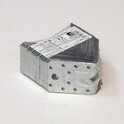 Kątownik z przetłoczeniem 70x70x55 mm Domax - 2