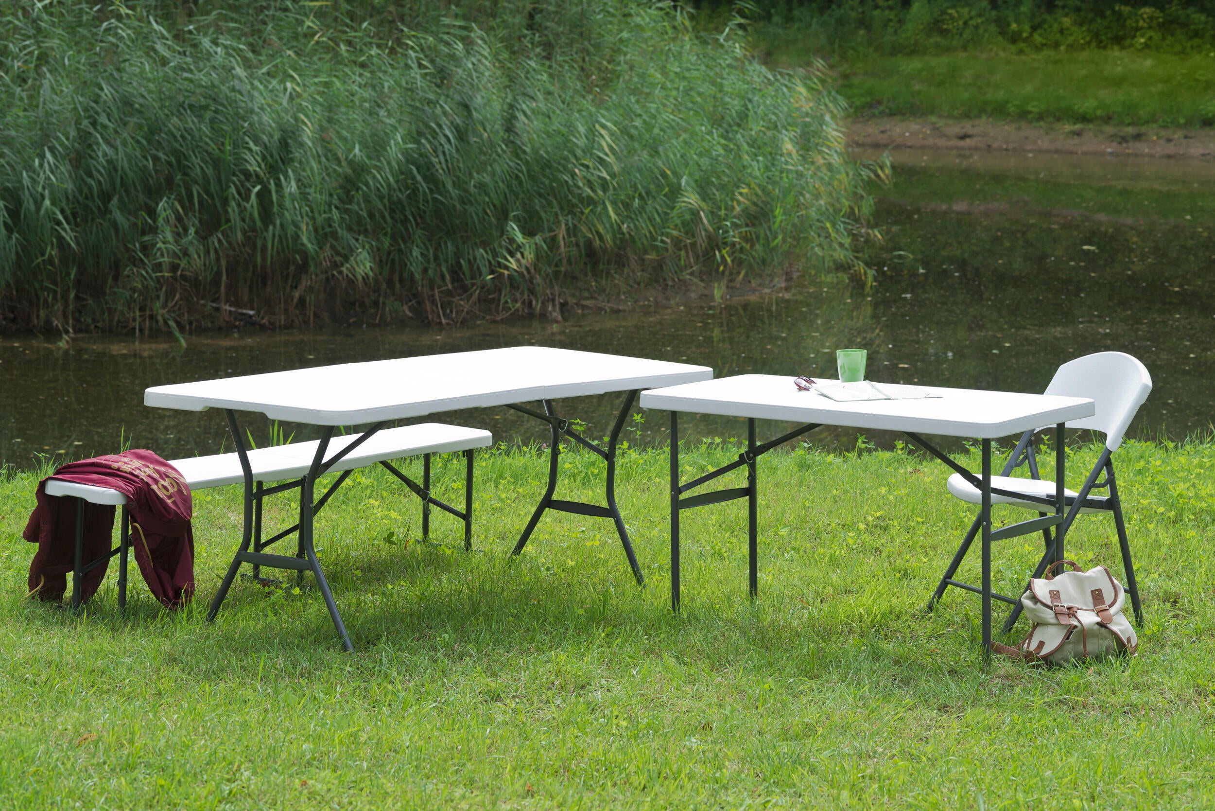 Sedia da giardino in acciaio grigio pieghevole Lifetime, seduta in polietilene bianco - 3