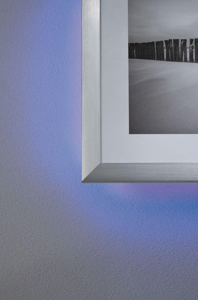 photo de led derrière un cadre