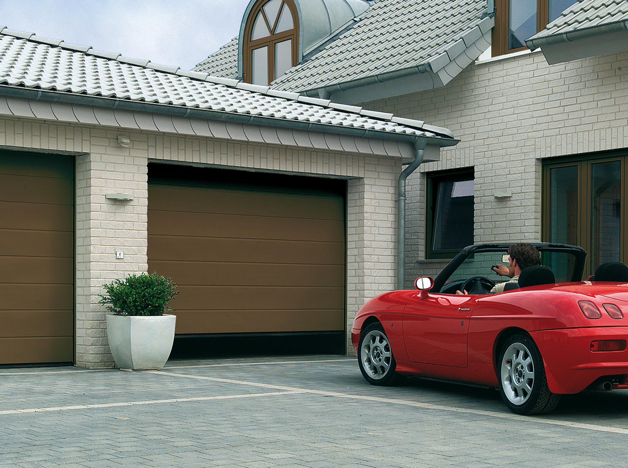 Brama garażowa segmentowa z napędem Isomatic 42 brązowa 2500x2125 mm - 4