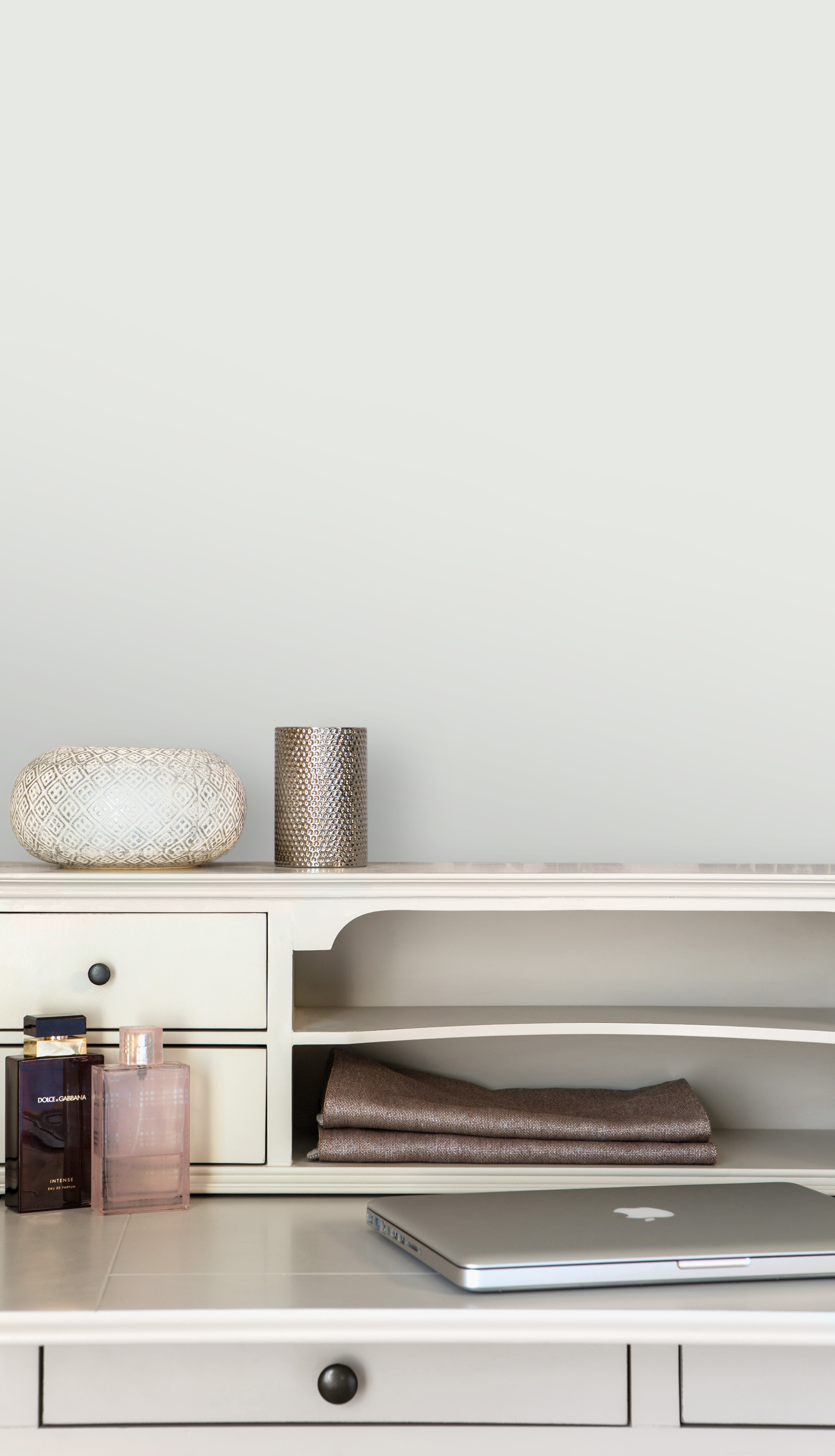 Papel pintado vinilo aplicación cola en pared liso efecto pintura pablo blanco inspire 53cmx10.05m limpìeza con paño húmedo