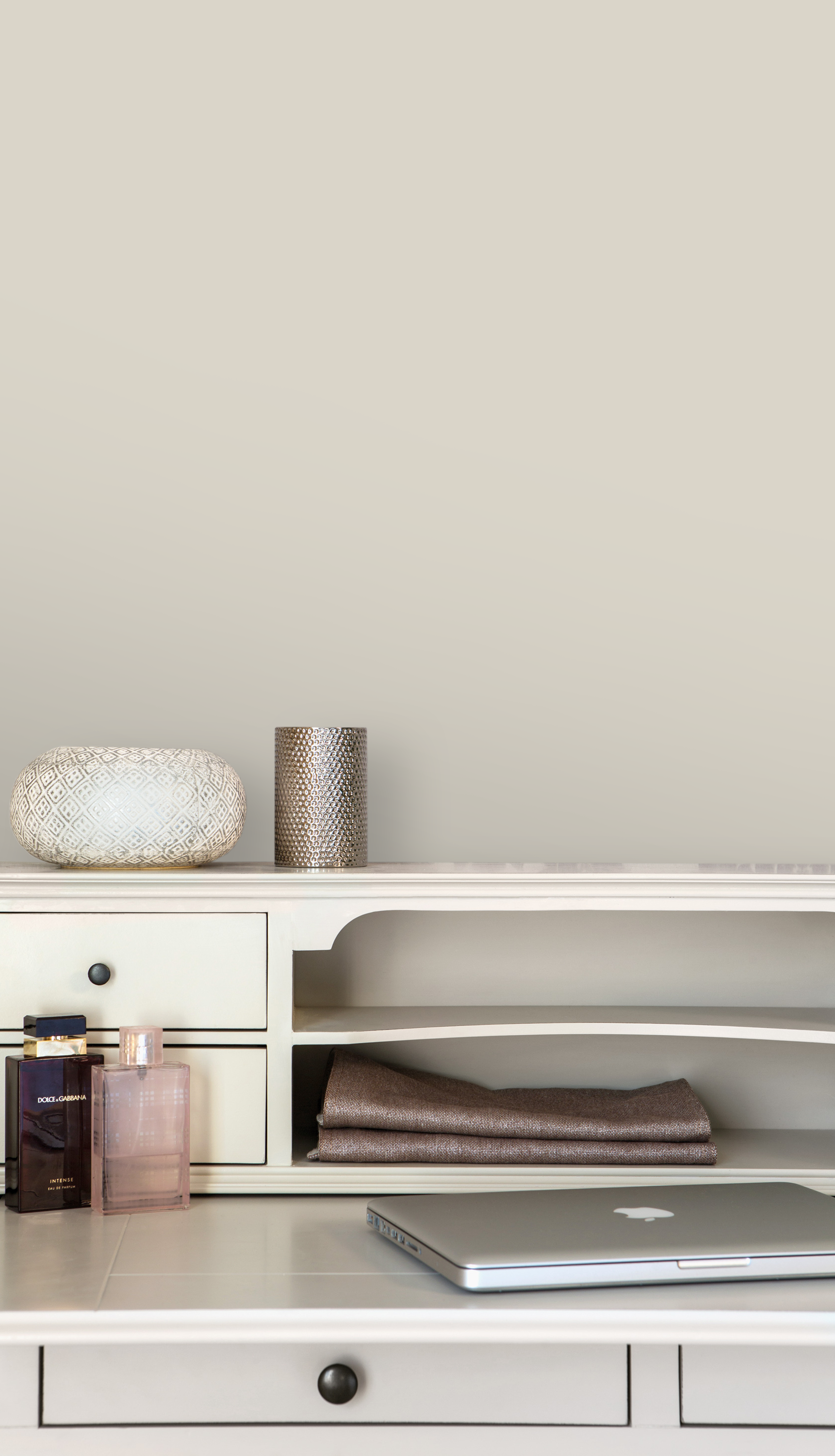 Papel pintado vinilo liso efecto pintura pablo trench beige inspire