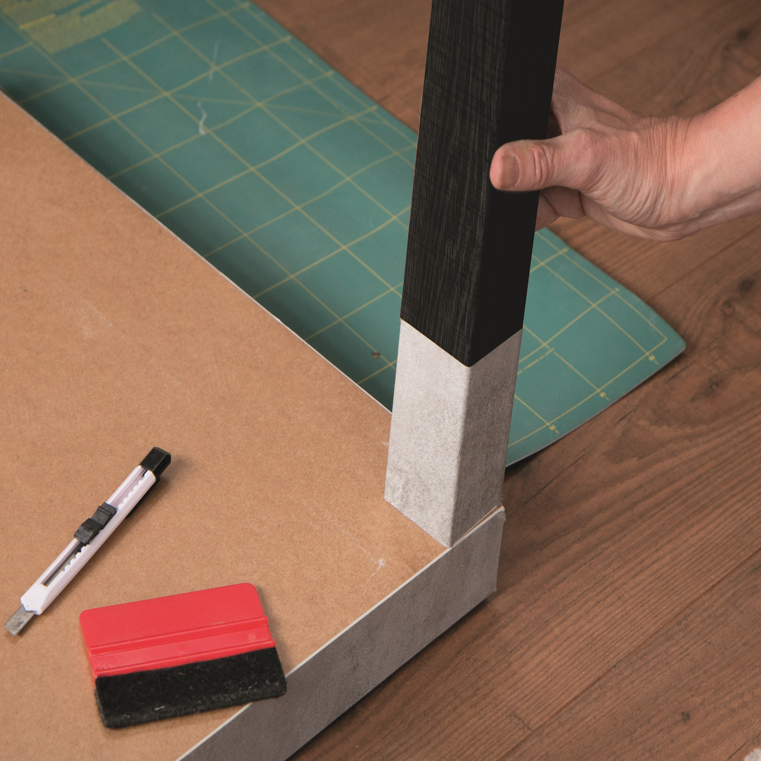 Zestaw do montażu okleiny nożyk i rakla - 4