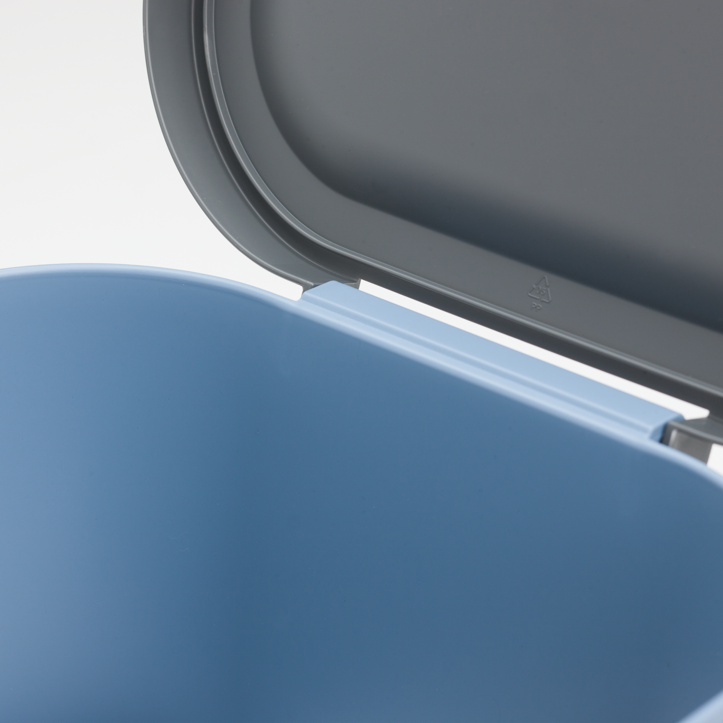 Pattumiera Albula ROTHO manuale blu 6 L - 8