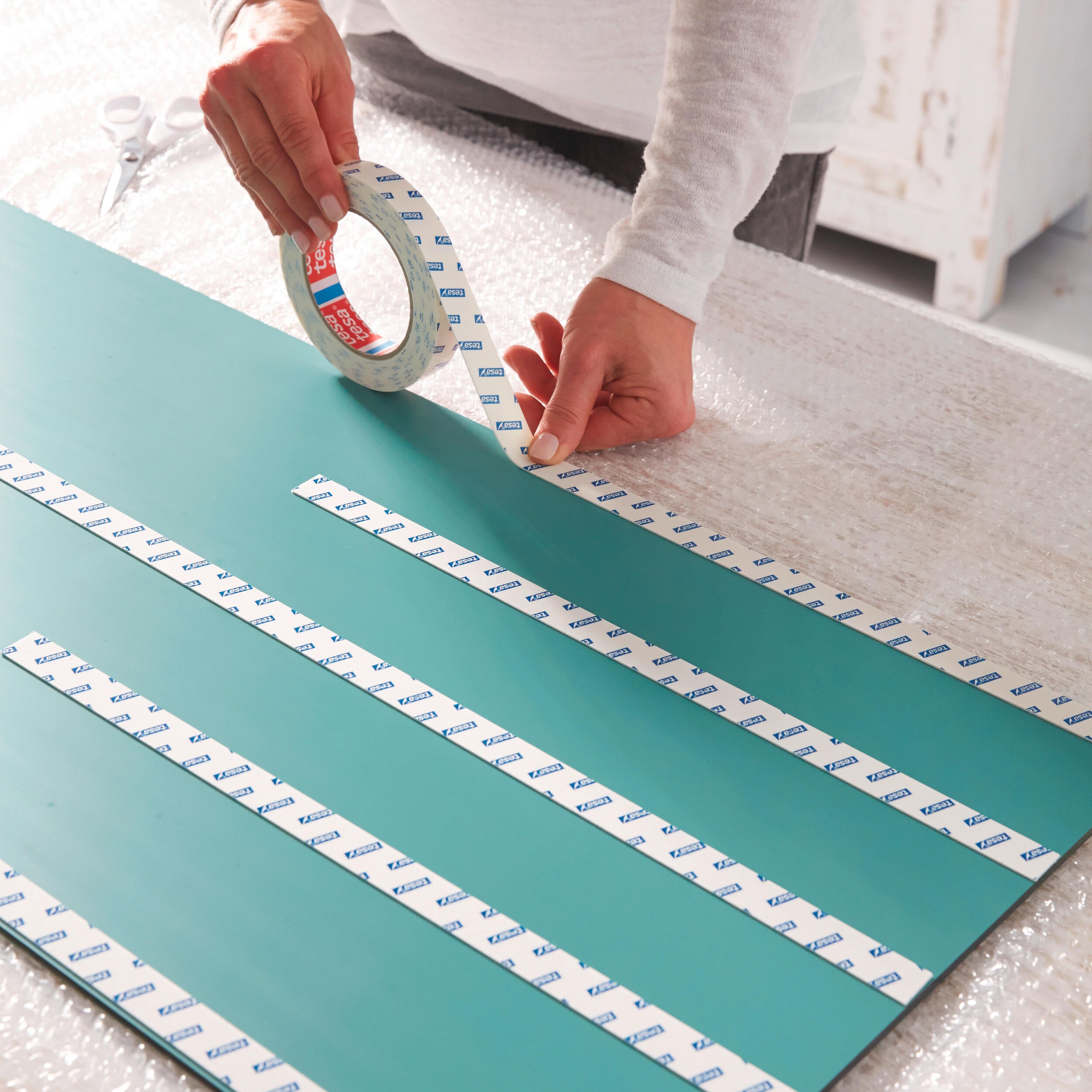 Taśma dwustronna montażowa POWERBOND do luster 5 m x 19 mm TESA - 13