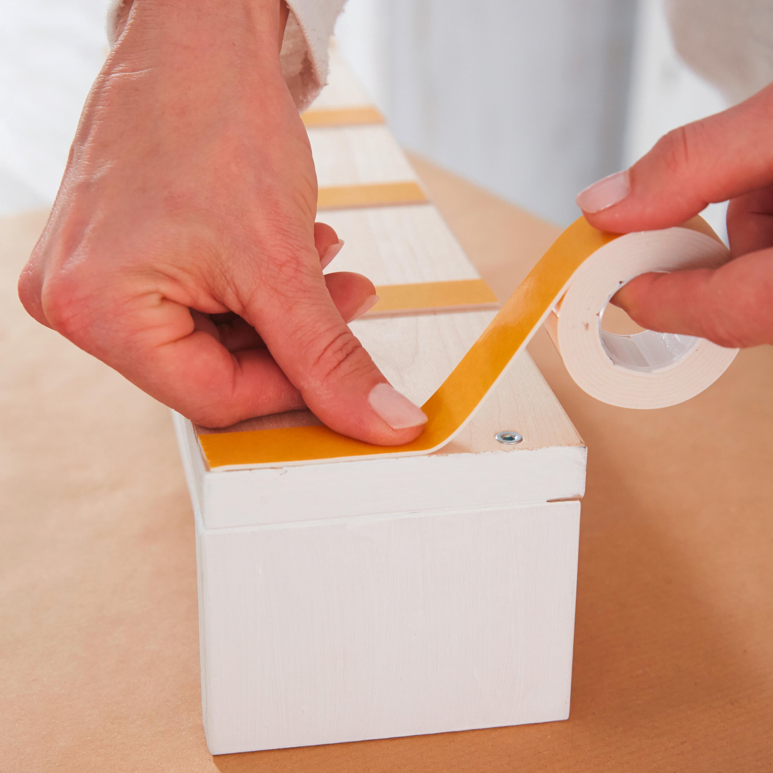 Taśma dwustronna montażowa POWERBOND do wnętrz 1.5 m x 19 mm TESA - 9