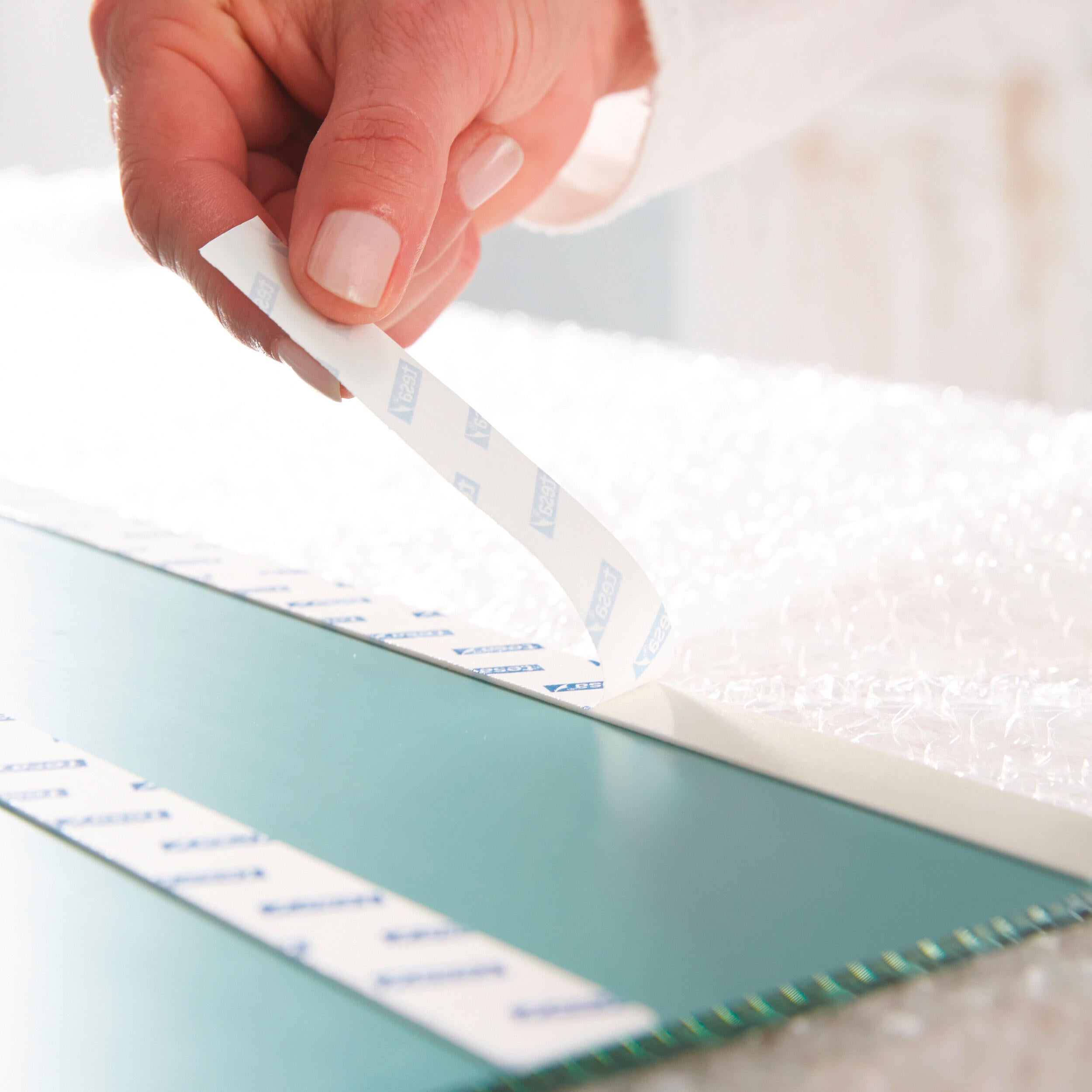 Taśma dwustronna montażowa POWERBOND do luster 5 m x 19 mm TESA - 9