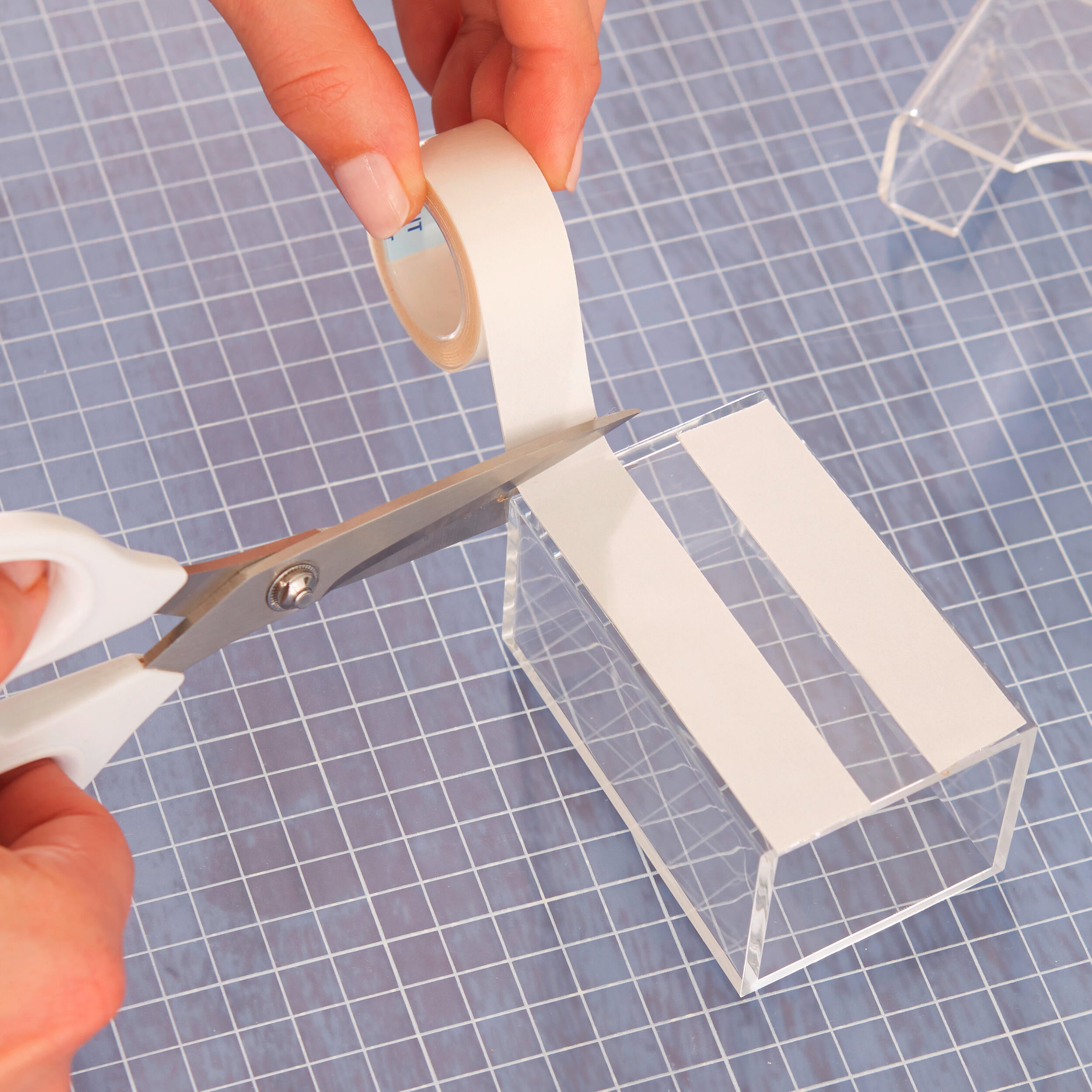 Taśma dwustronna montażowa POWERBOND 1.5 m x 19 mm transparentna TESA - 8