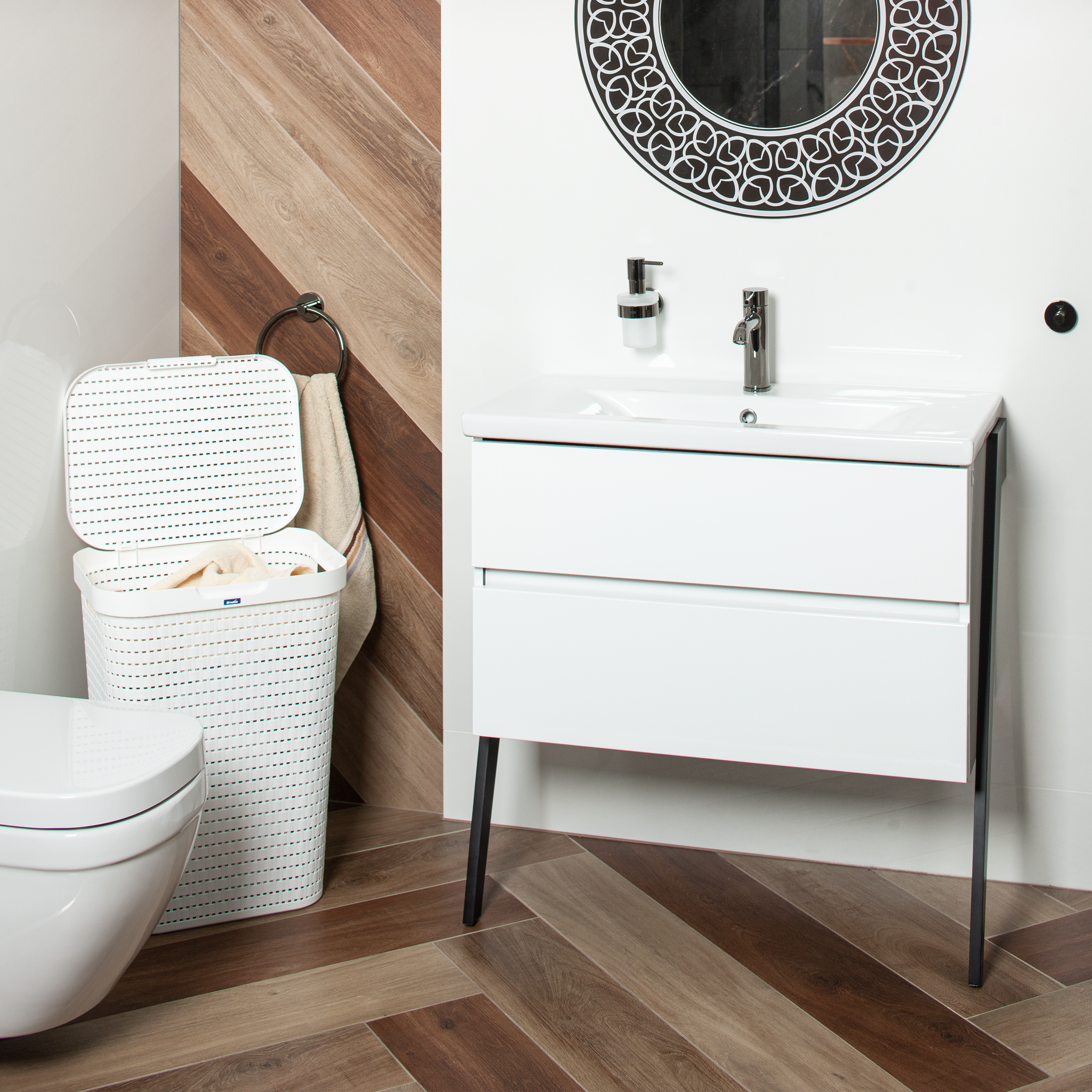 Kosz na bieliznę Country 55 L Rotho - 3