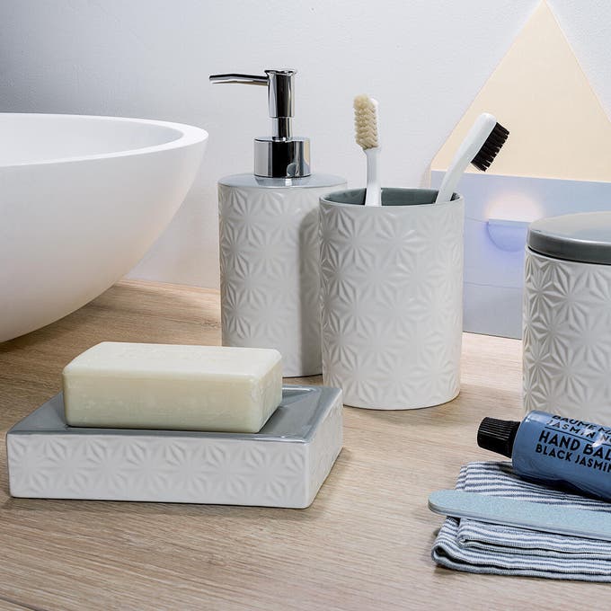 accessori bagno colori neutri