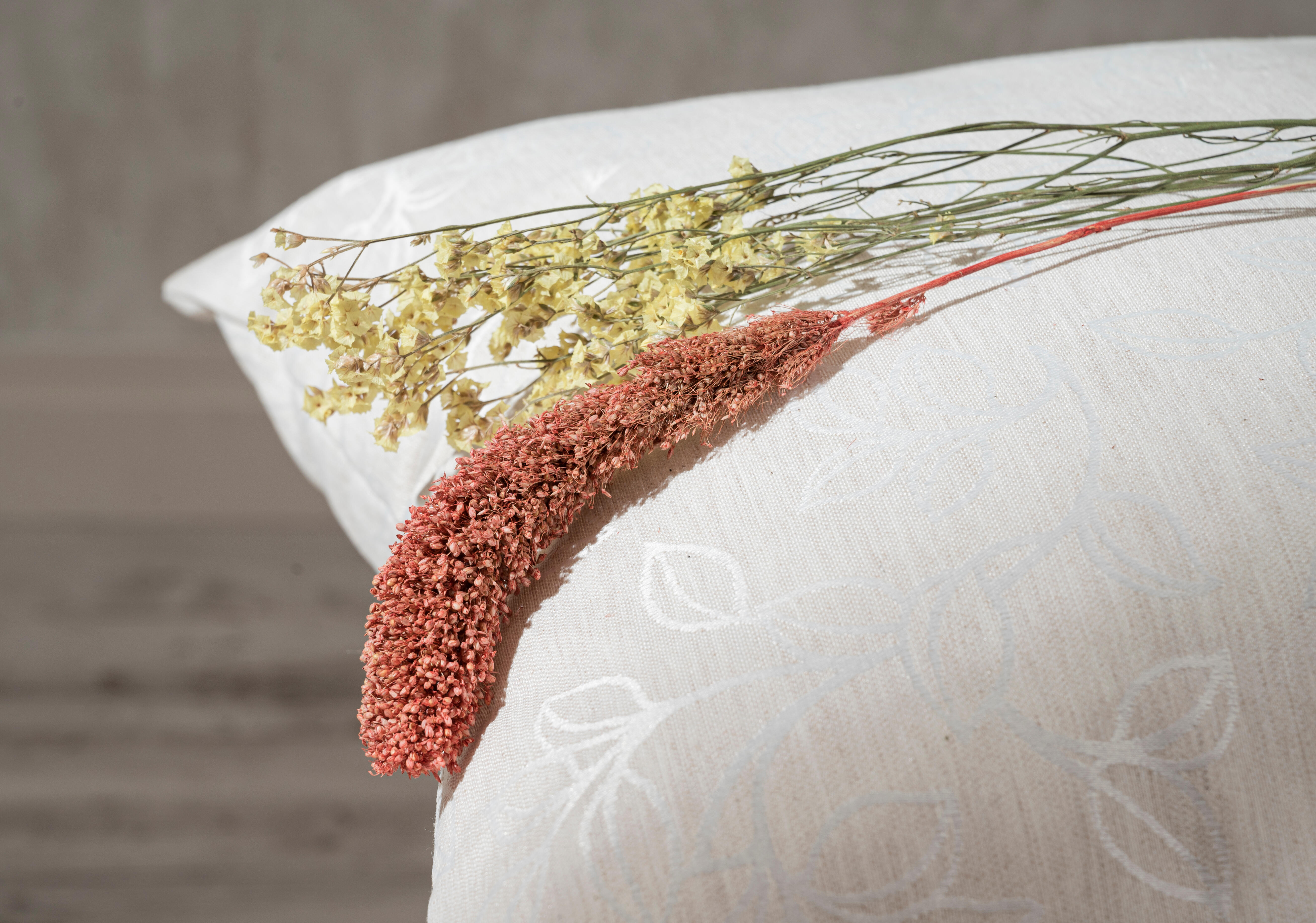 Cojín decorativo Gaya de 45x45 cm en color beige
 - 6