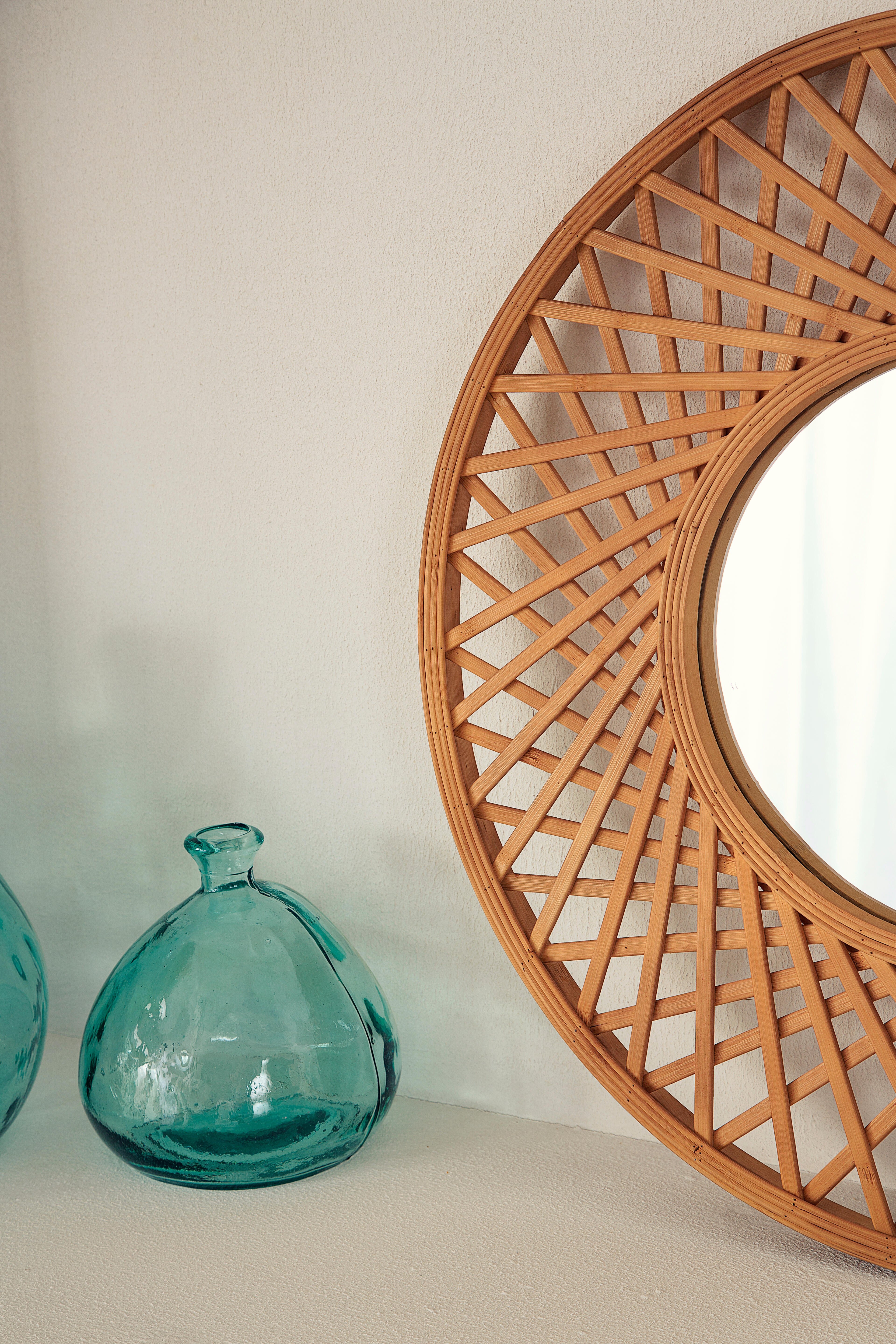 Espejo enmarcado de pared redondo Rosace bambú natural mate INSPIRE de 60 cm de diámetro - 8