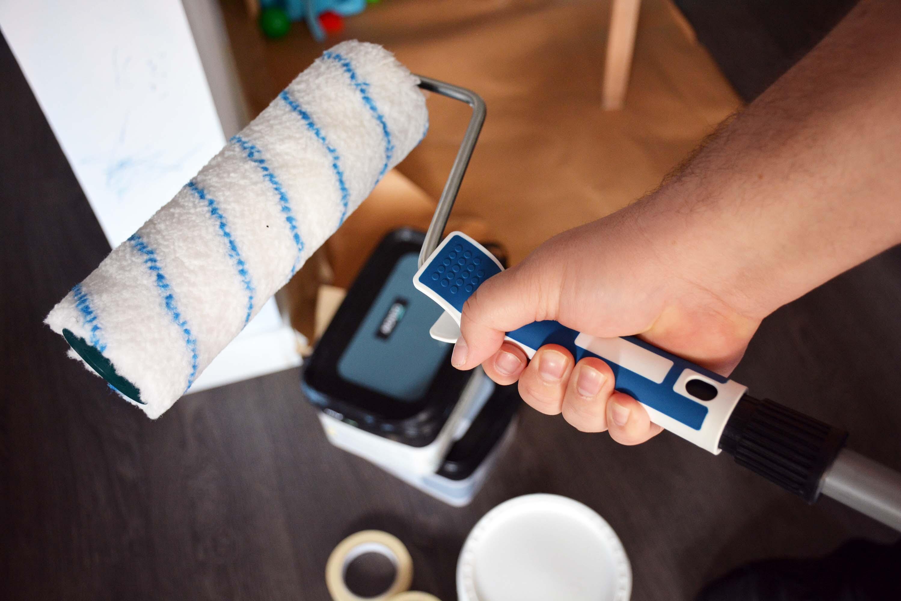 Kit para pintar fachadas lisas compuesto de rodillo 22x7,6 cm con mango bi material y varilla de acero de 8 mm + alargador extensible hasta 2 m CIRET - 6