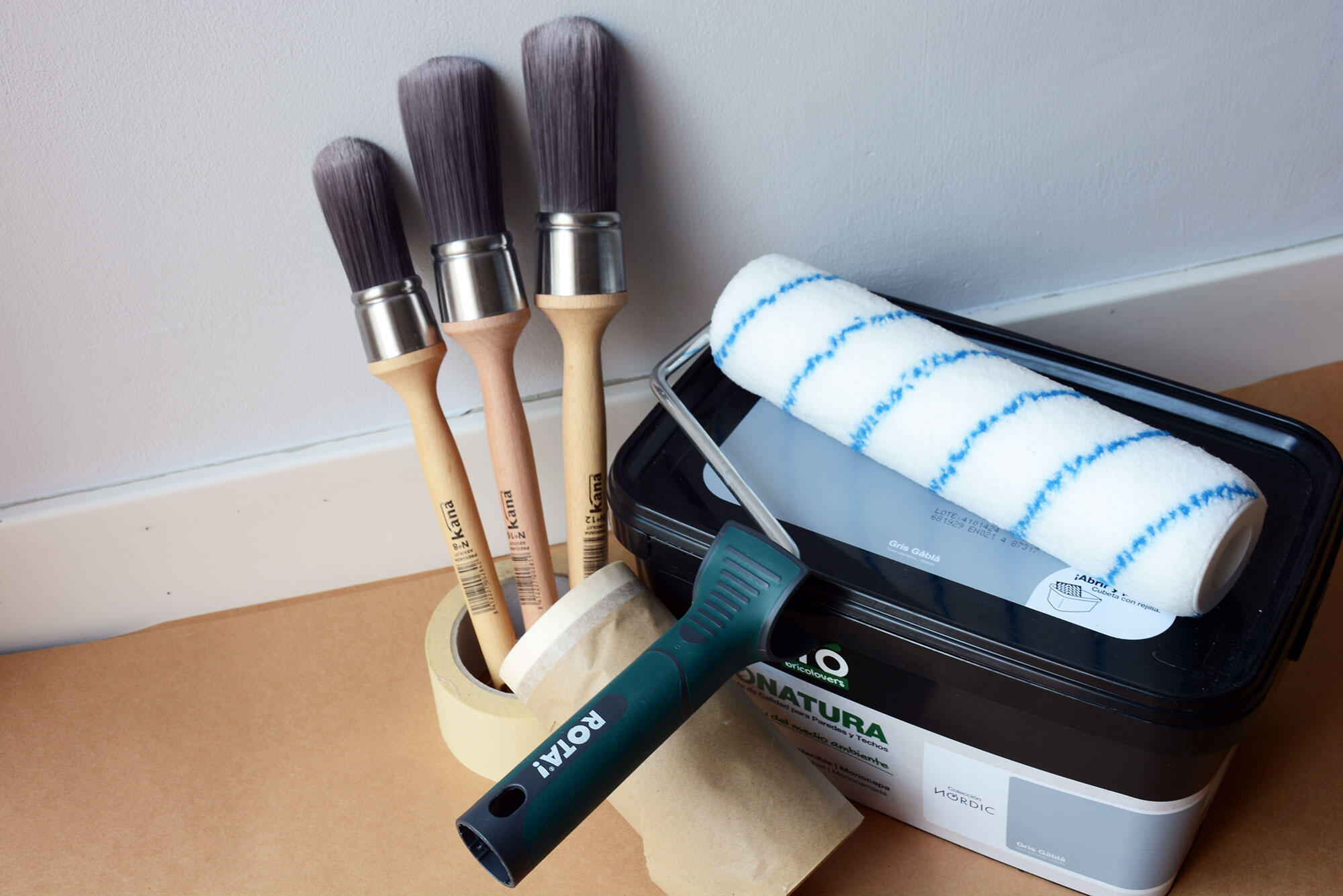 Rodillo para pintar suelos y superficies lisas CIRET de 250 mm de anchura, 48 mm de diámetro, pelo medio (5 mm a 12 mm). Fibra de poliéster. Varilla de acero. - 5